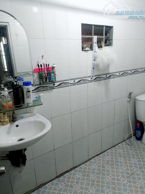 Bán nhà 75m2, mặt tiền KD , Gần Chợ Long Thạnh Mỹ, Q9. Giá 4.9 tỷ - 3