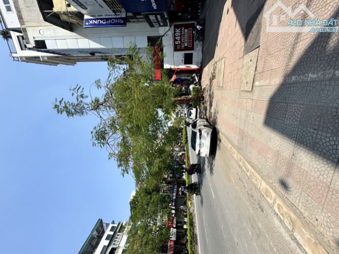 VIP VIP VIP - MẶT PHỐ NGUYỄN VĂN CỪ -  BÁN ĐẤT TẶNG 2 TÒA NHÀ 11 TẦNG + 7 TẦNG - MT ĐỈNH - 3
