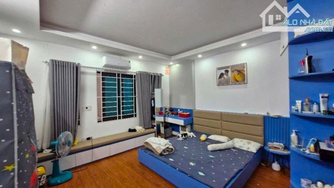 BÁN NHÀ CẦU GIẤY 43M2 X 5 TẦNG MẶT TIỀN 3.8M HƠN 8 TỶ - 3