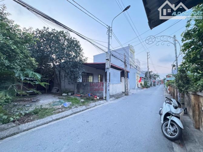 🌺 BÁN LÔ ĐẤT MẶT ĐƯỜNG NAM THÀNH  - Diện tích: 137m (ngang 8m, nở hậu) - Hướng Đông - Vị - 3