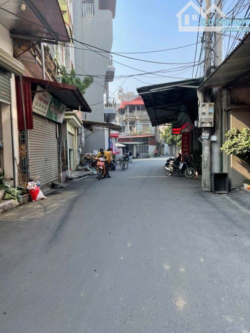 Tiền phong- mê linh- ngõ thông- ngay 23B- 7 chỗ vào nhà- 62m- 4 tỷ - 3