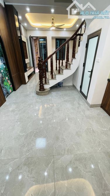 ĐẸP LẮM !! NHÀ LĨNH NAM - VĨNH HƯNG - TỰ XÂY TÂM HUYẾT - 35M2 - 5 TẦNG - MT 3.7- 7.35 TỶ - 3