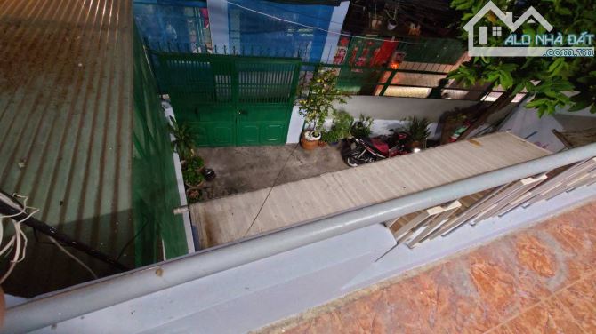 🏷 Bán gấp trong tháng – Nhà LÔ GÓC HAI MẶT HẺM –Đối diện Chợ Lê Văn Sỹ,  Q3 -  Sân rộg - 3