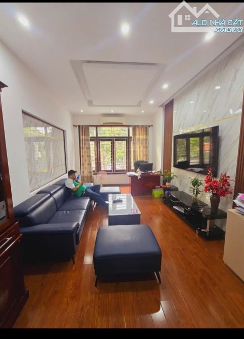 Cần bán nhà Nguyễn Văn Huyên Cầu Giấy 5tầng full nội thất. - 4