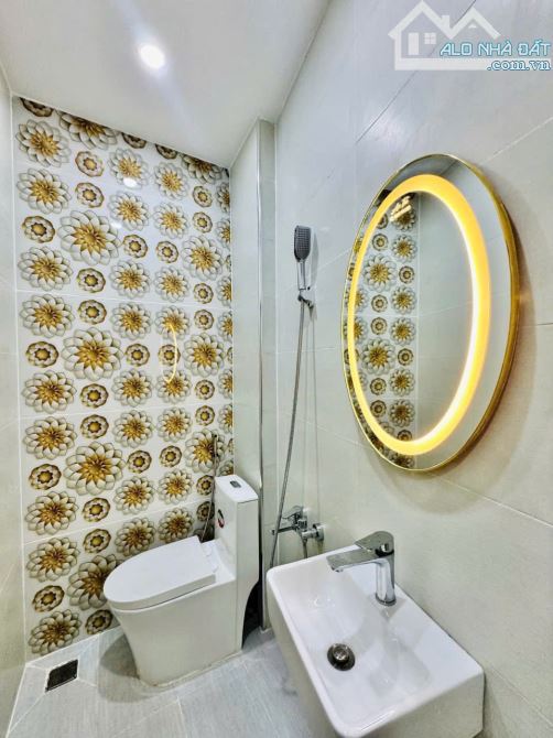 Bán nhà gần công viên Gò Vấp - 4x12m - 4 tầng - 4PN - 5WC - 5.95 tỷ - tặng full nội thất - 4