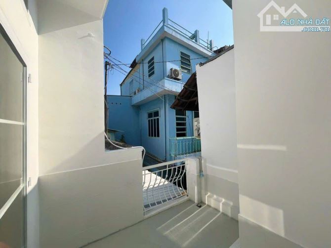 Quận 7_Nhà đẹp ở ngay, sổ riêng hoàn công đủ chỉ 3.6T - 4