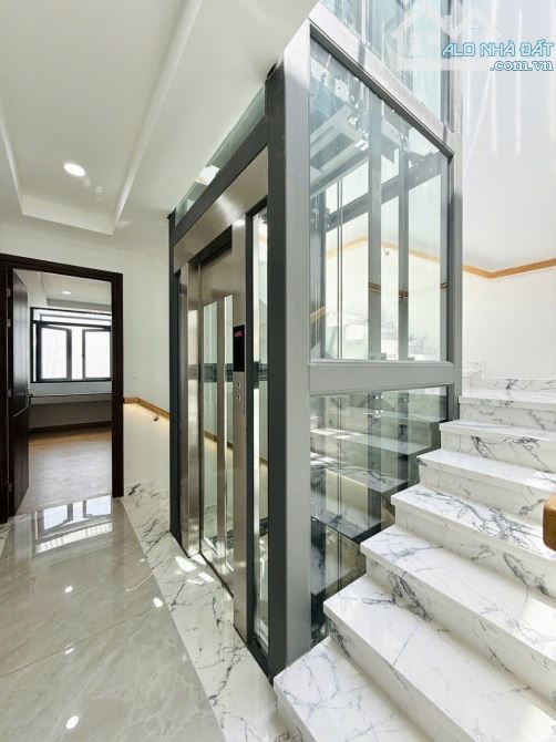 Nhà mới dọn ở liền ngay hẻm 272 Nguyễn Tiểu La, Q10 - Giá 4 tỷ 880 / 60m2(4mx15m) - 4