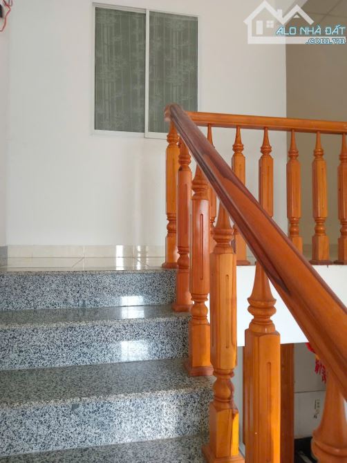 NHÀ 2 TẦNG HẺM 2/4 NGAY CẠNH TRƯỜNG TIỂU HỌC VĨNH HẢI GIÁ CHỈ 2.8 TỶ - 4