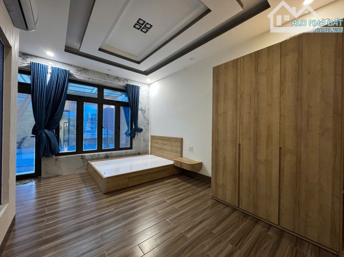 Bán nhà Thái Văn Lung - 125m2 - giá siêu tốt - có hồ bơi trong nhà - 4