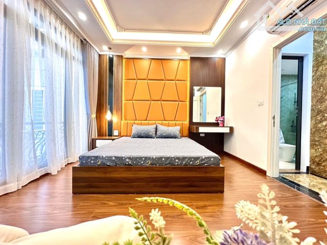 NHÀ ĐẸP YÊN HOÀ , VỊ TRÍ VÀNG - FULL NỘI THẤT XỊN - 30M -GIÁ 10.5 TỶ - 4