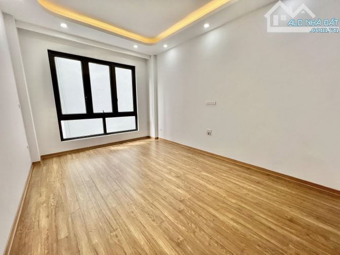 BÁN GẤP CĂN NHÀ RẺ NHẤT BẮC TỪ LIÊM,KHU GẦN TRƯỜNG CHỢ RẤT TIỆN CHỈ 4X TỶ NHÀ,30m2-5 tầng, - 4