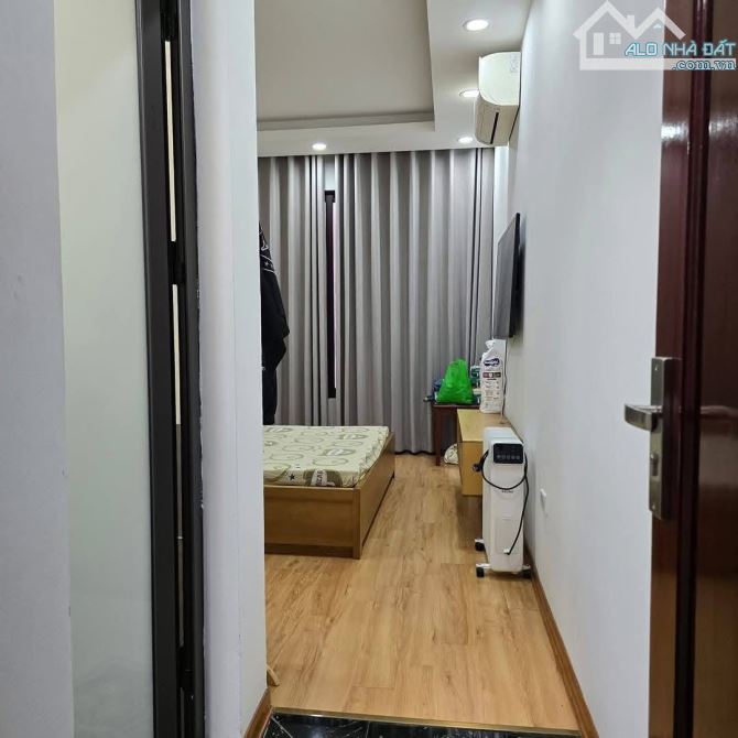 NHÀ AN TRẠCH - ĐỐNG ĐA - 5 TẦNG - CÁCH Ô TÔ 5M - VỊ TRÍ TRUNG TÂM - 4