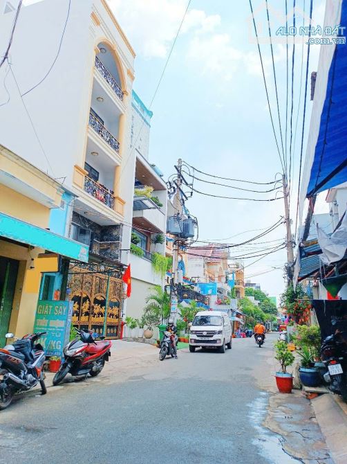4.5 TỶ 🚦HÒA BÌNH, TÔ HIỆU - GẦN CHỢ CÂY KEO - DT ( 4 X 8 ), 2 TẦNG - HẺM 6M XE HƠI TỚI NH - 4