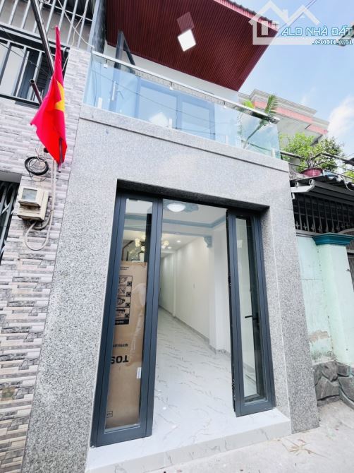 Bán nhà Âu Dương Lân Phường 2 Quận 8 DT: 28.5m2 - 2 tầng -(3x10) Giá: chỉ 3tỷ890 tỷ TL. - 4