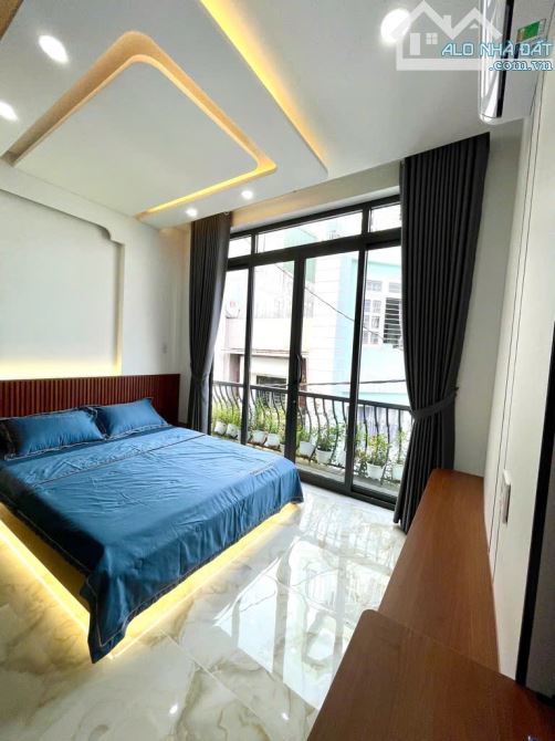 Bán nhà 3 tầng - Xe hơi ngủ trong nhà - 4X12 - Ngay EMART Phan Huy Ích - Chỉ 5 tỷ x TL - 4