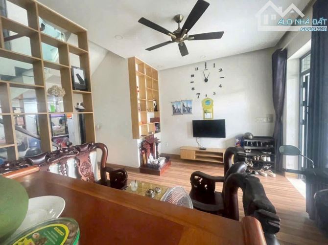 bán nhà long trường quận 9, DT 54M2, NỘI THẤT ĐẸP,  giá siêu tốt, chỉ 4tỷ6 còn bớt. - 4