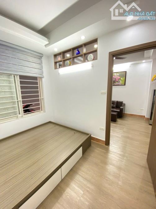 DUY NHẤT MỘT CĂN HỘ CCMN ĐỘC LẬP NHƯ NHÀ MẶT ĐẤT - CHÙA LÁNG ĐỐNG ĐA - HƠN 1 TỶ - CÁCH MẶT - 4