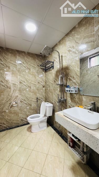 Nhà đẹp Vũ Tông Phan ở ngay 7 tầng thang máy - 4