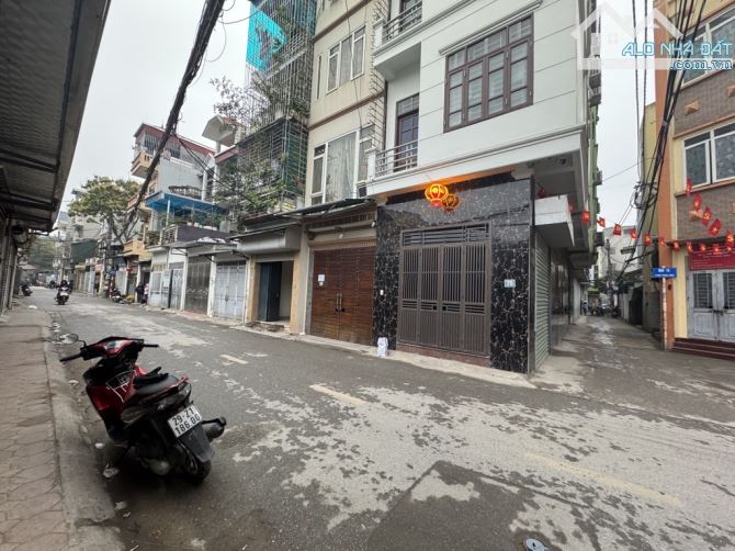 NHÀ ĐẸP DÂN XÂY - NGÕ ĐẸP Ô TÔ VÀO NHÀ - 2 THOÁNG TRƯỚC SAU - Ô CHỜ THANG MÁY - 4