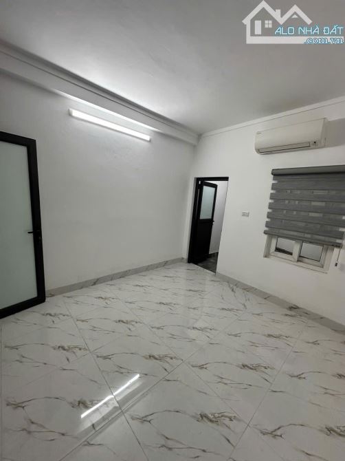 Cho thuê nhà ngõ 89 Thanh Lân, 4 tầng x 30m2, 2 ngủ, 9 Triệu ở gia đình - 4
