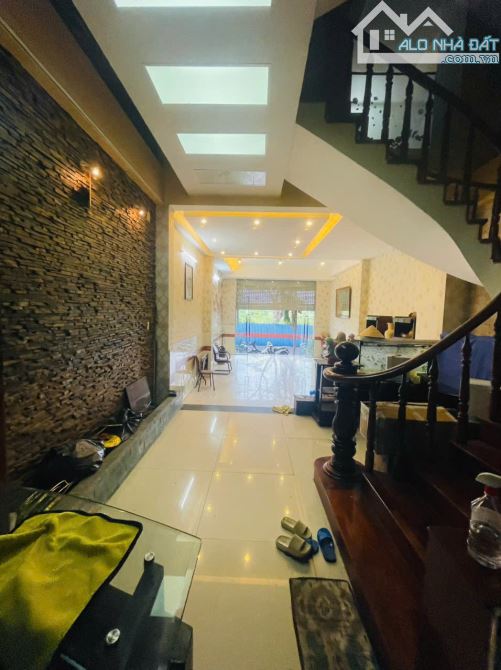 Bán nhà mặt tiền đường số Phạm Hữu Lầu, Quận 7, DT 5x18,5m. Giá 13,8 tỷ - 4