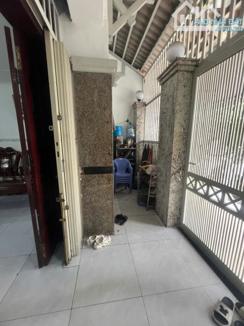 Bán Nhà Hẻm  Xe Tải  Dương Bá Trạc - 5.14m x 10.45m-46.9m/2- 3 Lầu - 3PN 4WC- F4 Q8 - 4
