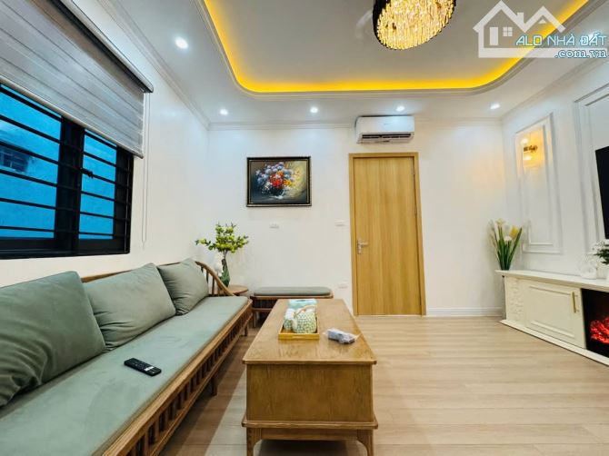 NHÀ MỚI MINH KHAI –7.9 TỶ - 45M2 - 4M MT - TRUNG TÂM - 4