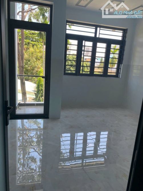 Lê Văn Quới Ngay Ngã Tư Bốn Xã -  .4 tầng. 80m2 4 tầng.4PN. - 4