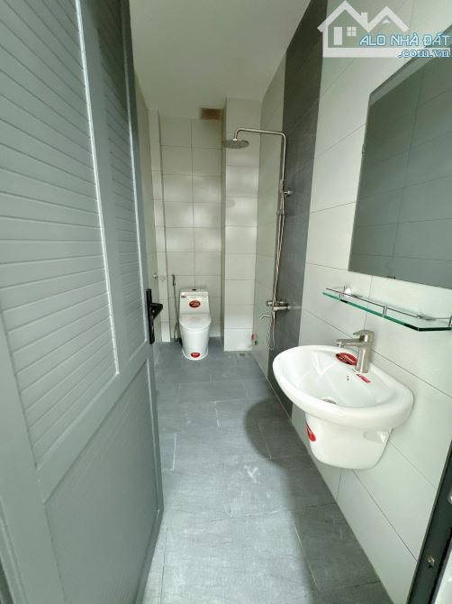 Cho thuê nhà mới khu đô thị Hưng Phú,đối diện  tòa nhà 6 Sở - 4