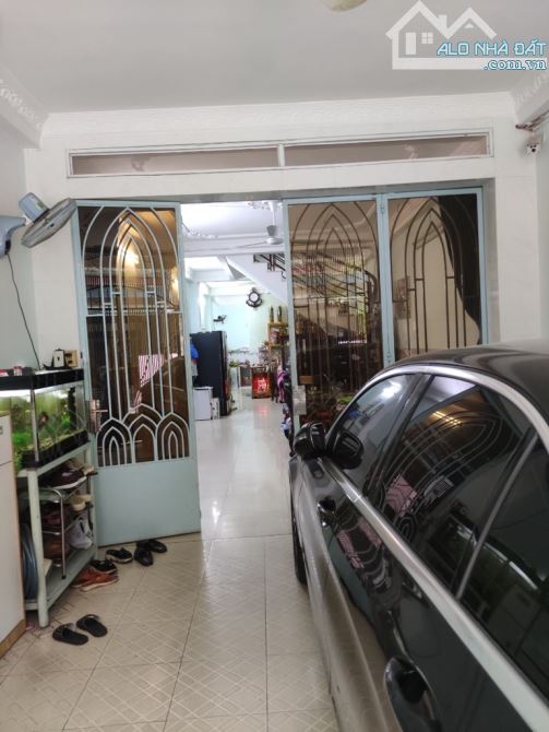 Bán nhà HXH Hoà Bình, Tân Phú, DT 84m2 - 4 x 21m - 4 PN - Gần Đầm Sen - Hơn 9 Tỷ TL - 4
