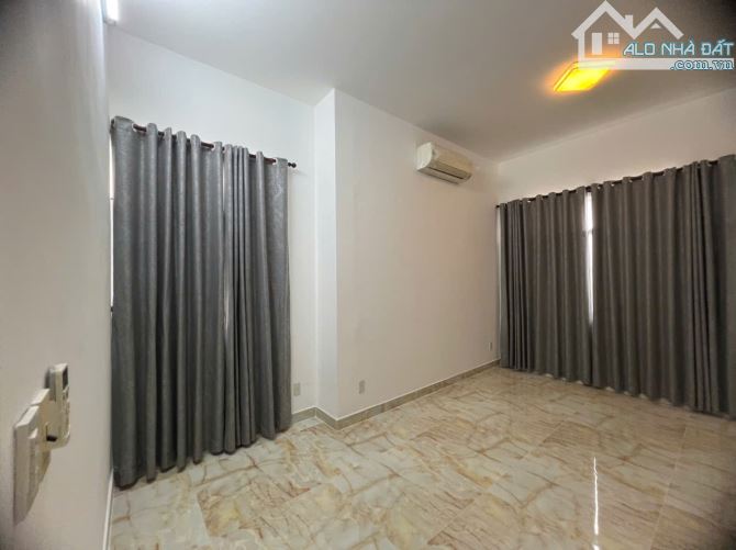 Cho thuê Biệt thự Mỹ Kim nội thất cơ bản ngay Hồ bán nguyệt, Quận 7 - 4