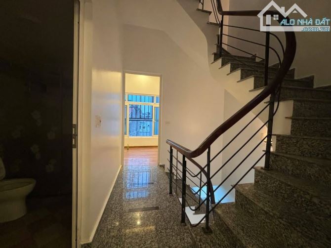 BÁN NHÀ PHỐ LẠC LONG QUÂN 48M2X5T GIÁ HƠN 9 TỶ - 4