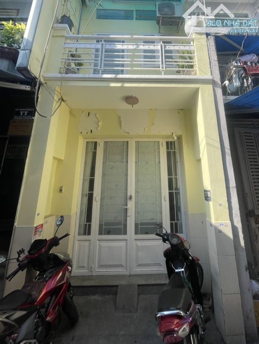 Bán nhà Ni Sư Huỳnh Liên, gần Lạc Long Quân, Tân Bình, 32m2 - 3 tầng, chỉ hơn 3 tỷ - 4