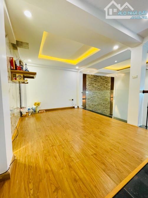CĂN DUY NHẤT 3 TẦNG 38M2,NGÕ Ô TÔ ,THOÁNG 2 MẶT-TRUNG TÂM HAI BÀ TRƯNG SỔ ĐẸP GIÁ CHỈ 4.1 - 4