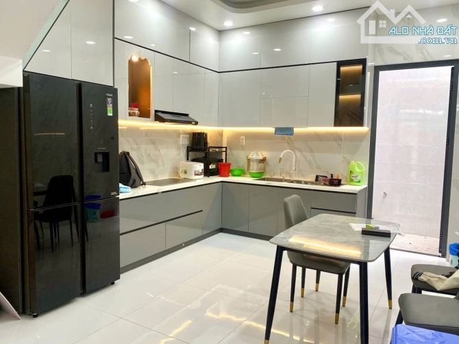 NHÀ ĐẸP QUẬN 10 MỚI 98% – 4 TẦNG - 4.35x16 - Ô TÔ ĐỖ CỬA – SÁT MẶT TIỀN - CHỈ 12 TỶ TL - 4