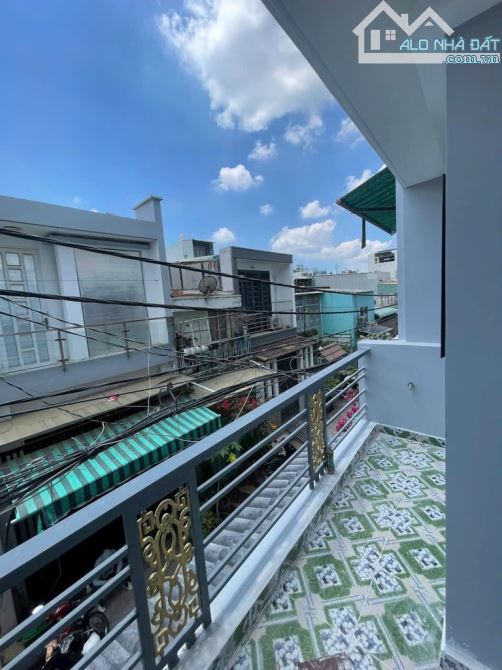 LÊ VĂN QUỚI - HẺM XE HƠI 5M - GIÁP TÂN PHÚ - NGAY NGÃ TƯ 4 XÃ - 2 TẦNG - 36M2 - 4 TỶ TL - 4