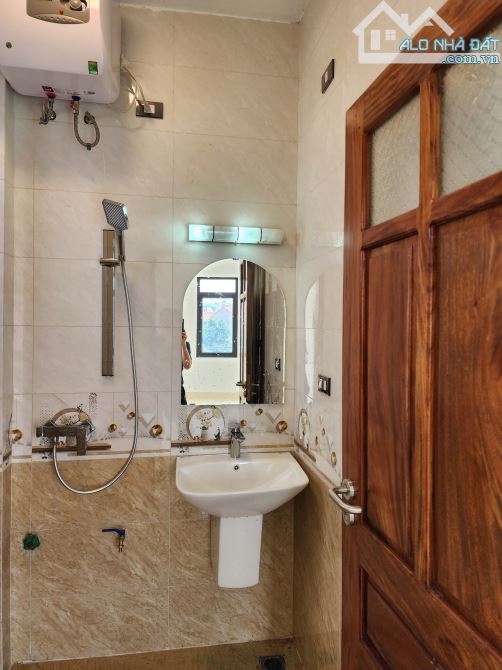 Bán nhà vị trí đẹp đường Lệ Mật - Q. Long Biên - 3