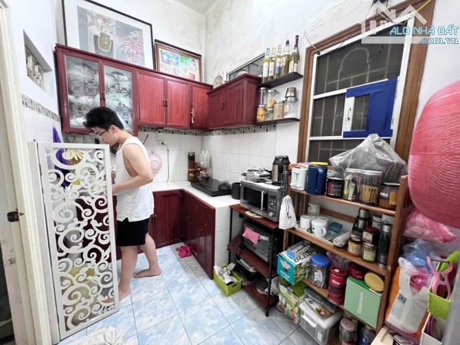 Láng Hạ - Bán đất tặng nhà - Ngõ nông - Gần phố - Giá đầu tư - Ở hoặc xây mới đều phù hợp - 4