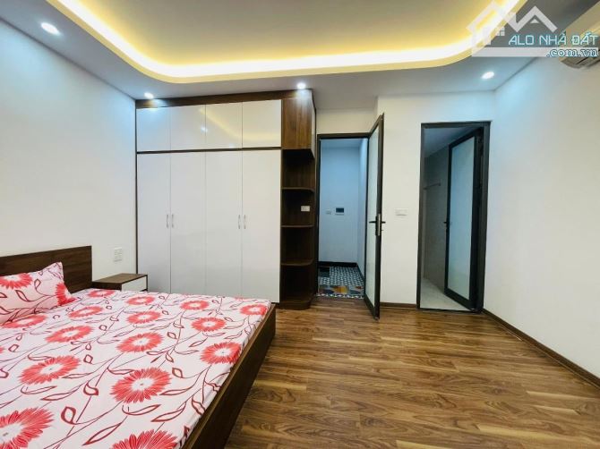 ❌ Hàng xóm với Bác Hồ - Chỉ 6 tỷ 3 sở hữu ngay 30m2 Căn nhà tại Phố Ngọc Hà - 4