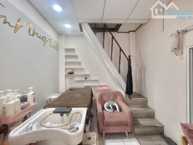 3.9 TỶ CÓ NHÀ 2T MẶT ĐƯỜNG LÊ LAI CĂN GÓC - KINH DOANH ĐỈNH - VỊ TRÍ ĐẮC ĐỊA NGAY NGÃ 4 - - 4