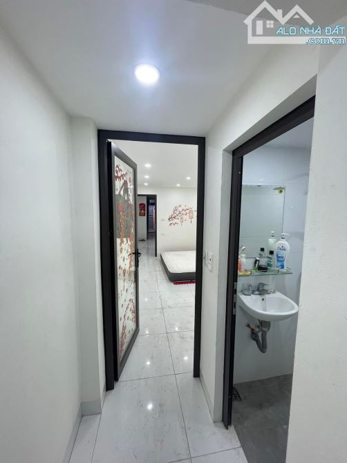 Nguyễn Văn Linh Long Biên 55m cấp 4 2,5 tỷ ngõ 3 gác - 4