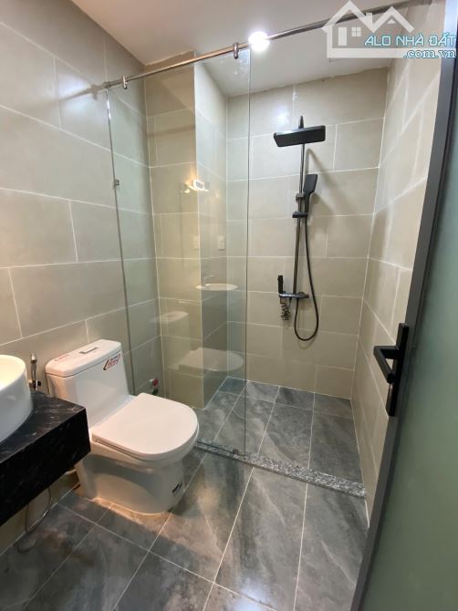 Căn Hộ 1 Phòng Ngủ Ban Công Máy Giặt Riêng Thang Máy Sân Bay TSN Quận Tân Bình - 4