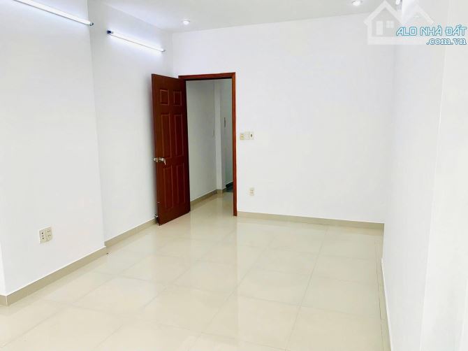 Nhà mới hẻm xe hơi 4 lầu Ngô Quyền, 3.7x12, trống suốt, 19tr - 4