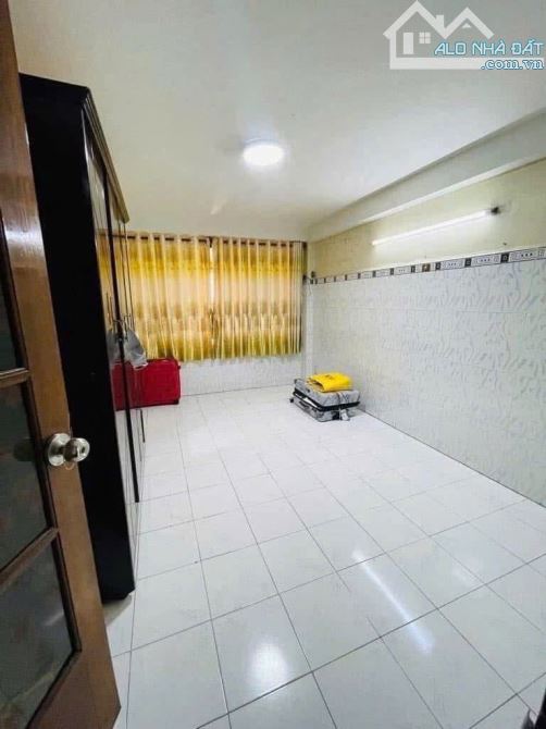 Nhà hẻm 1 xẹt Lê Thị Bạch Cát 3.3x17, 3 lầu 4pn 13 triệu - 4