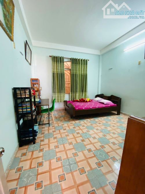 Bán nhà 4 tầng vị trí đẹp đường oto,thông  Đi bộ ra biển Hòn Chồng 3 phút - 4