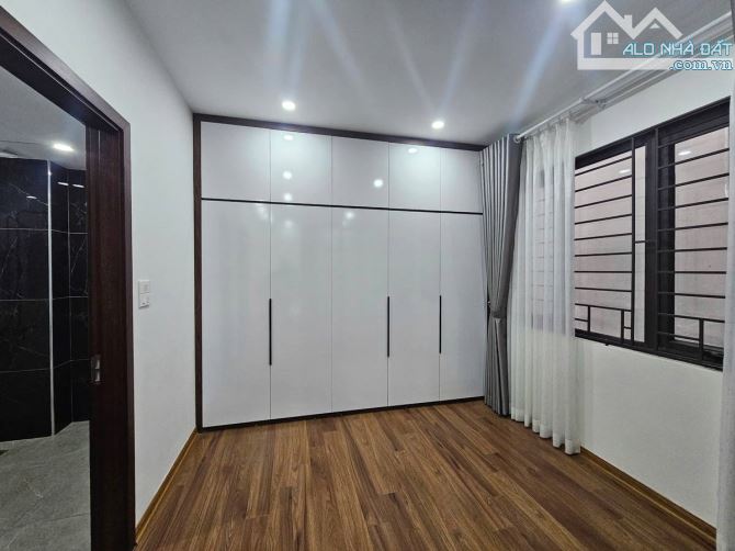 Bán Nhà 42m2 Tại Đàm Quang Trung Long Biên  Mặt Tiền Rộng  Vị Trí Kim Cương | 7,2 Tỷ - 4