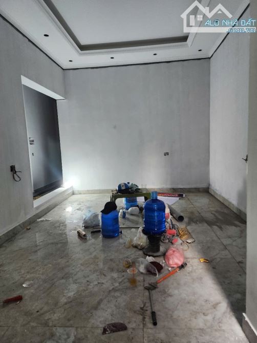 Bán nhà 4 tầng Bò Sơn Núi . dt 100m . mt 5.5m . hướng TB . giá 5 tỷ 2 - 5