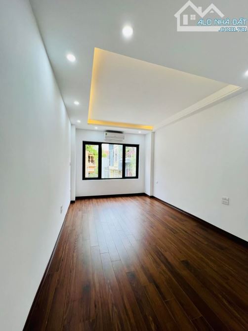CẦN BÁN NHÀ ĐỊNH CÔNG - NHÀ ĐẸP LÔ GÓC - XÂY MỚI  - Ô TÔ ĐỖ SÁT CỬA - TẶNG NỘI THẤT - 5