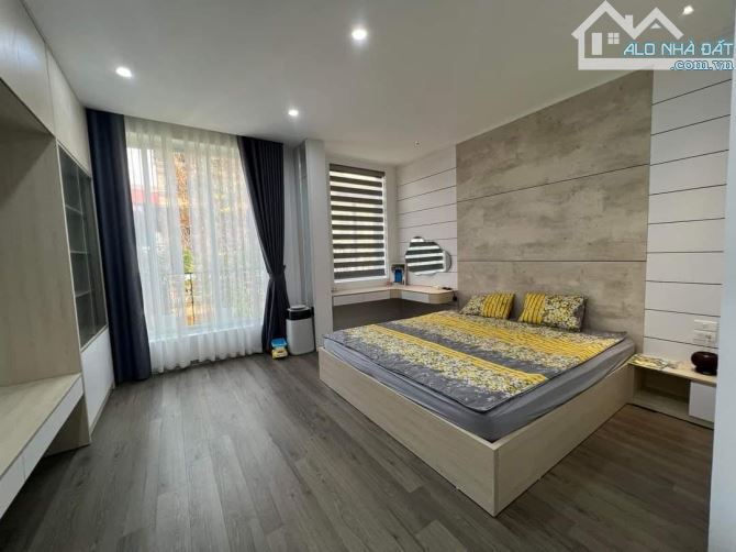 Bán nhà Mặt Phố Hoàng Ngọc Phách, Đống đa. Diện tích 60m. 6 Tầng. Mặt tiền 4,5m - 5