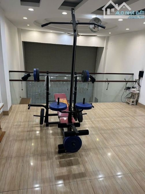 MẶT TIỀN KINH DOANH ĐỈNH TRUNG TÂM QUẬN 11- LÝ NAM ĐẾ- 6 TẦNG BTCT - 5